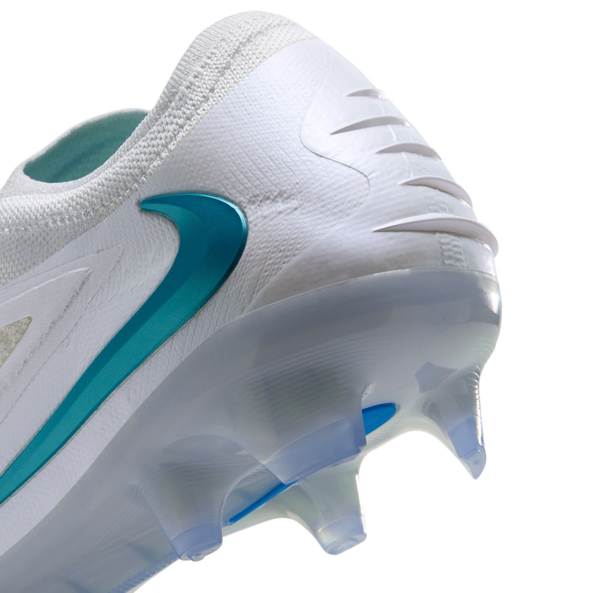 Phantom 6 Low Elite Firm Ground Soccer Cleats – heel detail