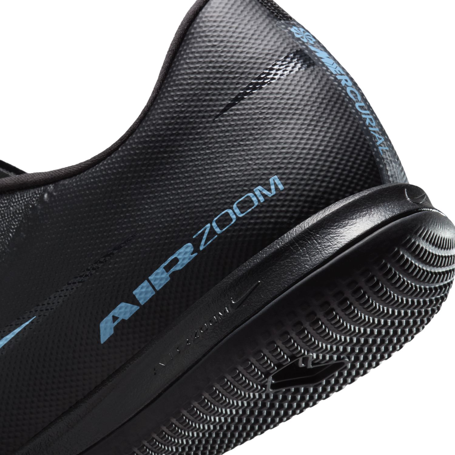 Mercurial Vapor 16 Academy Indoor/Court Low-Top Soccer Shoes