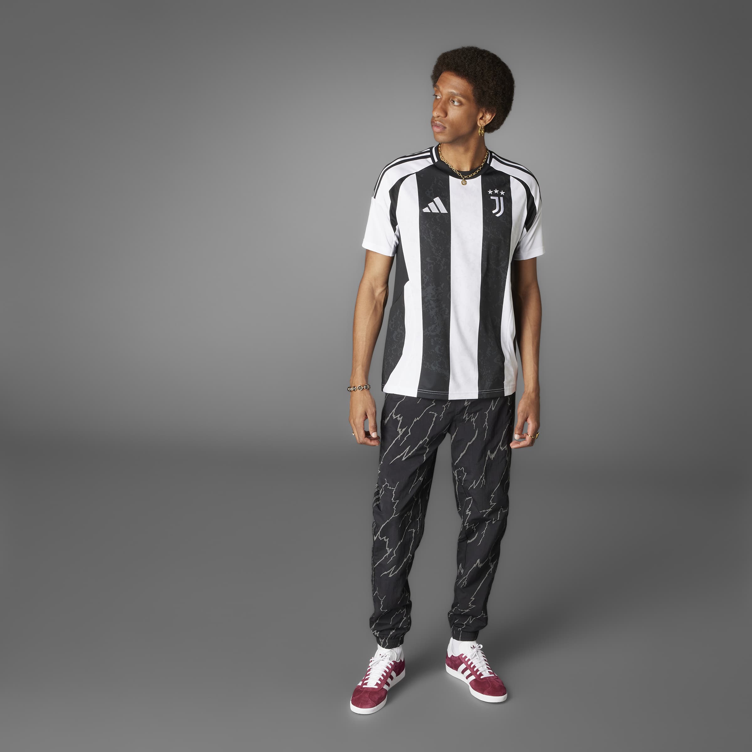 Juventus 24/25 Home Jersey