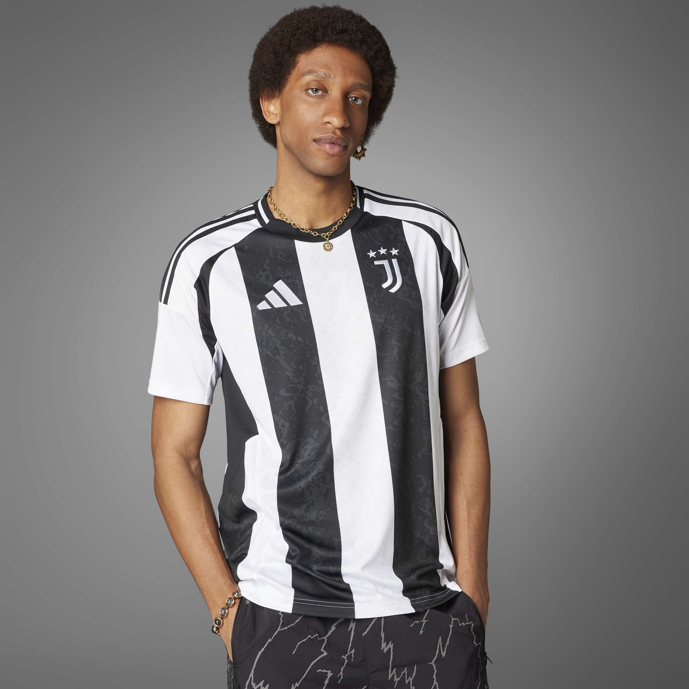 Juventus 24/25 Home Jersey
